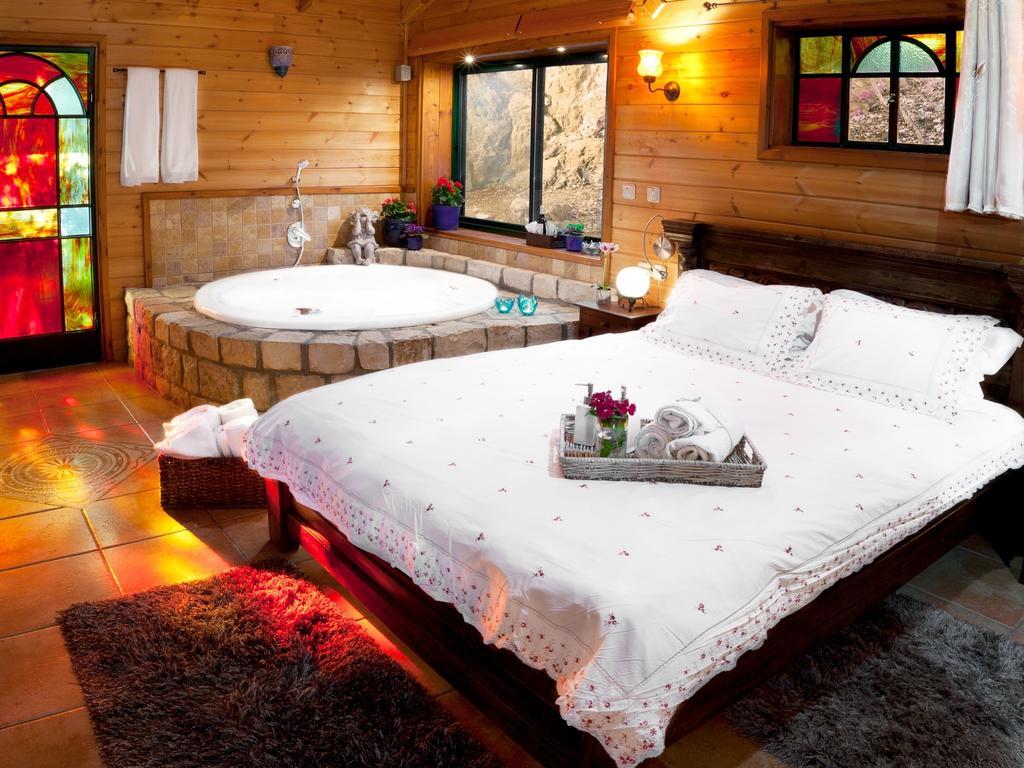 First Light Cabins Amirim Quarto foto